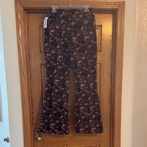 Wrangler women’s fierce flare flowered pants